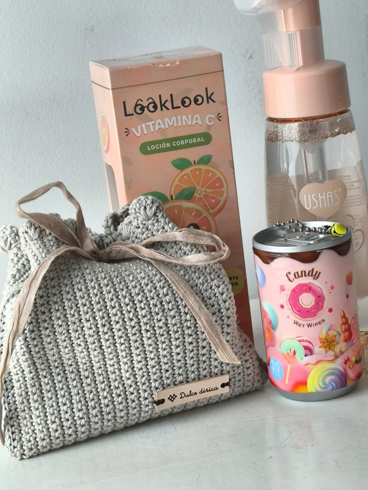 Bolsita saquito de crochet hecho a mano color arena